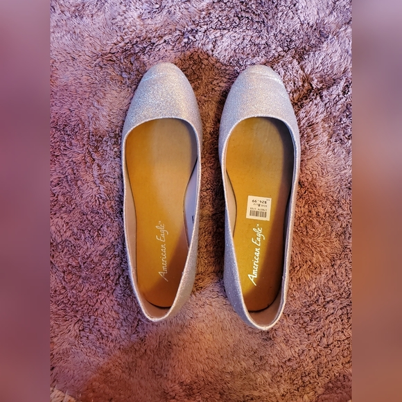American Eagle Silver Sparkle Flats Size 8.5 - Picture 2 of 5